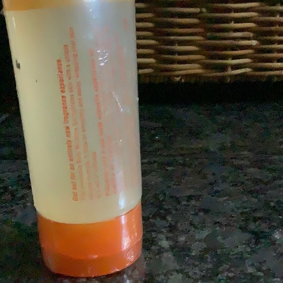 Mary Kay Velocity Body Moisturizing Gel - Picture 2 of 2